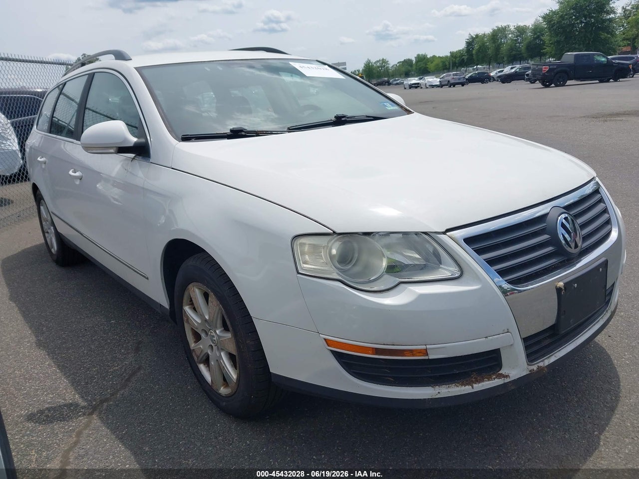 2007 VOLKSWAGEN PASSAT 2.0T thumbnail 2