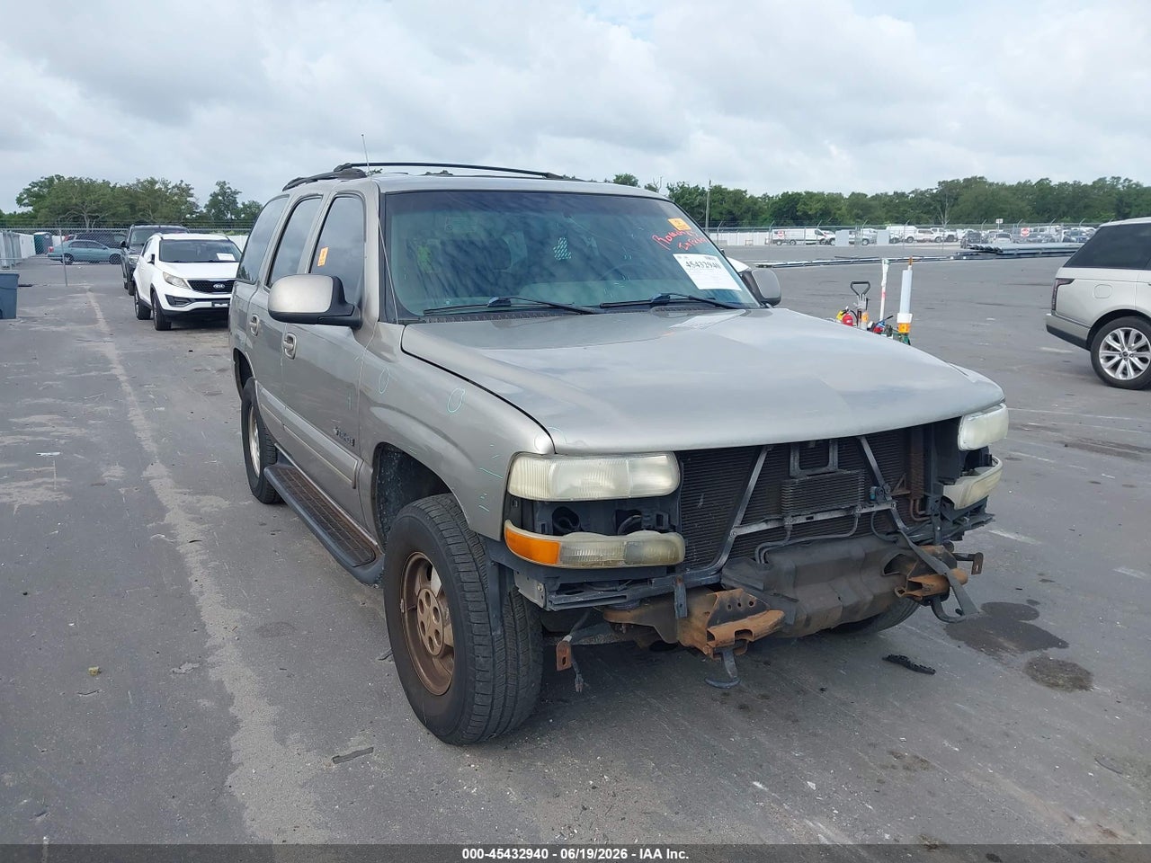 2001 CHEVROLET TAHOE LT thumbnail 2