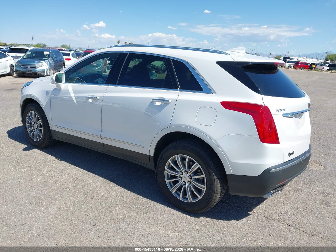 2017 CADILLAC XT5 LUXURY thumbnail 4