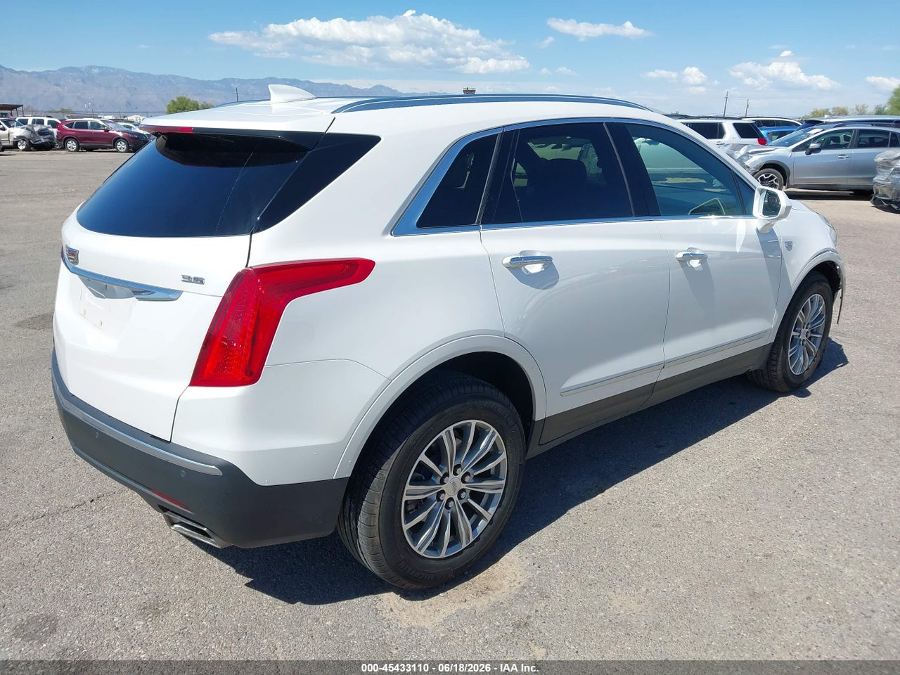 2017 CADILLAC XT5 LUXURY thumbnail 5