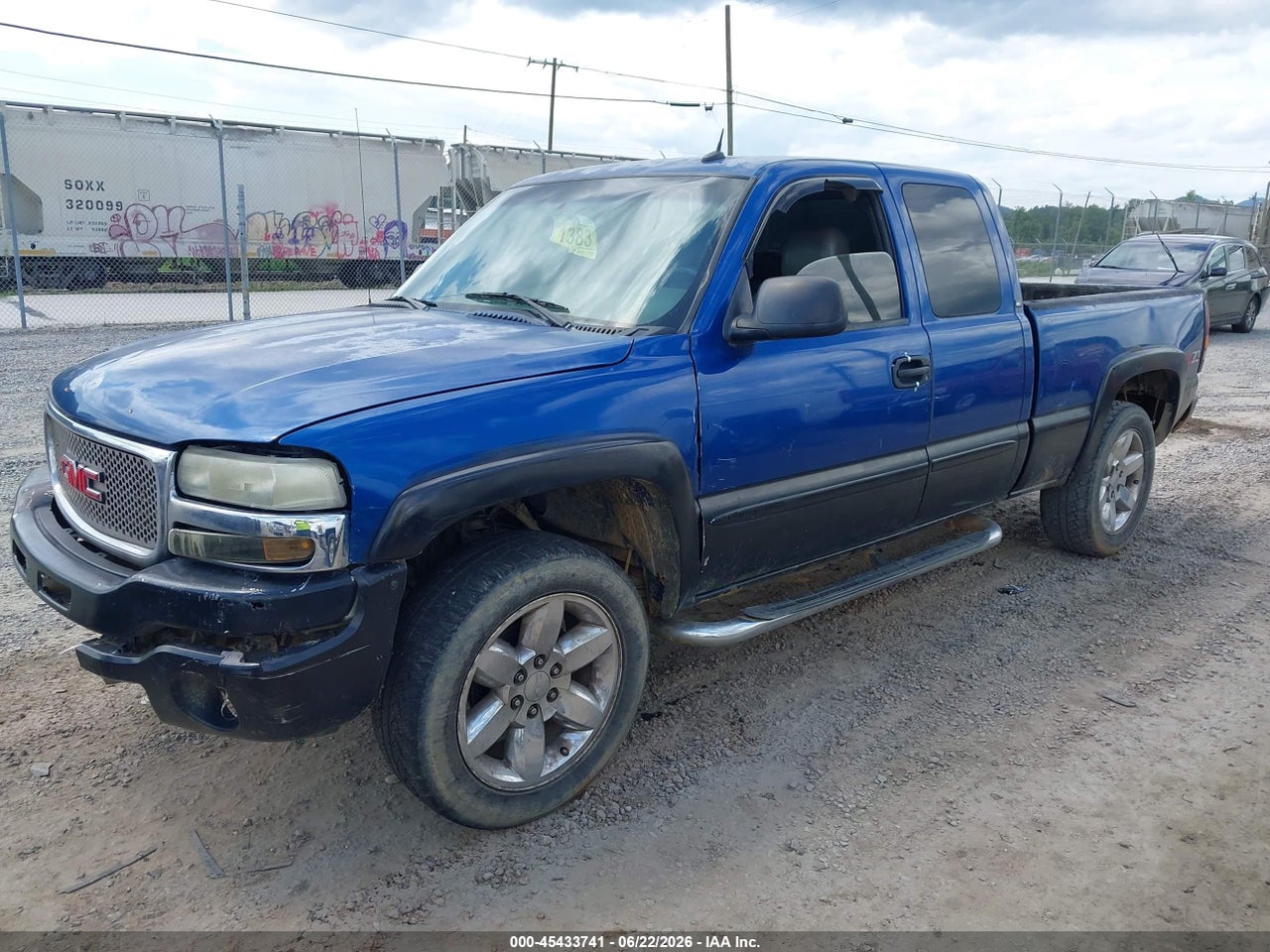 2004 GMC SIERRA 1500 SLT thumbnail 3