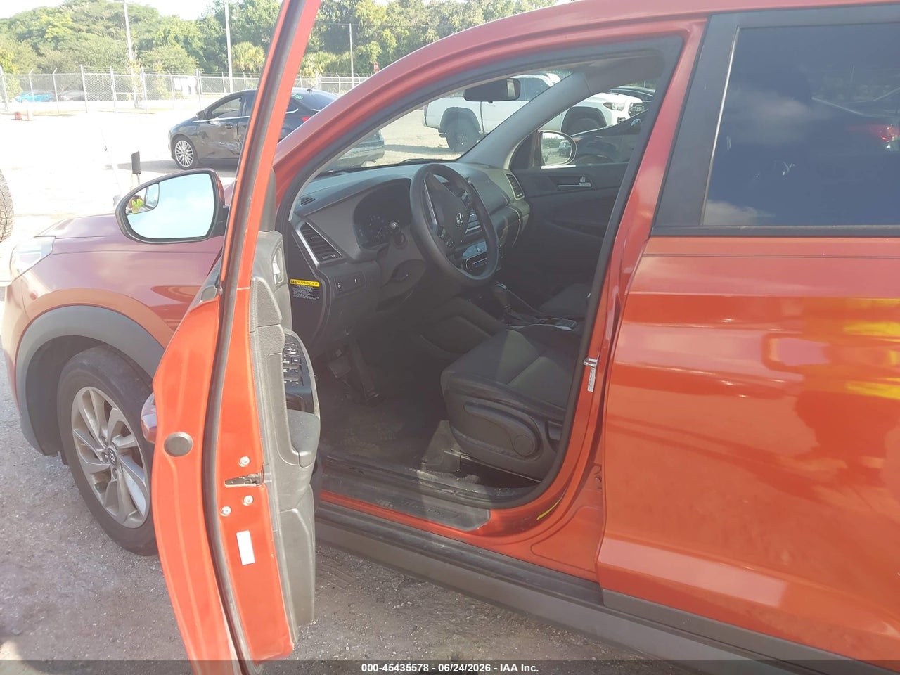 2017 HYUNDAI TUCSON SE thumbnail 6