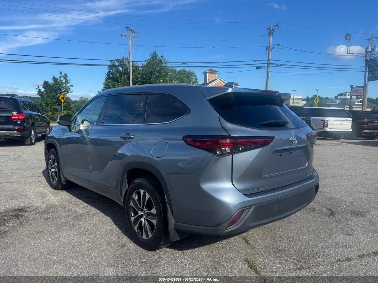 2022 TOYOTA HIGHLANDER XLE thumbnail 4