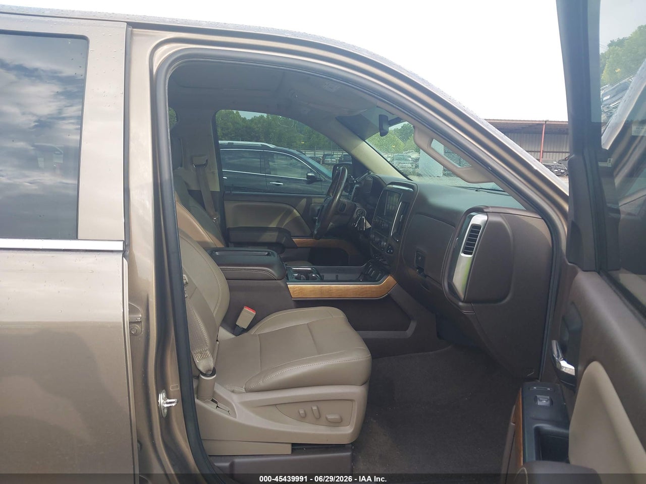 2015 CHEVROLET SILVERADO 1500 LTZ thumbnail 6