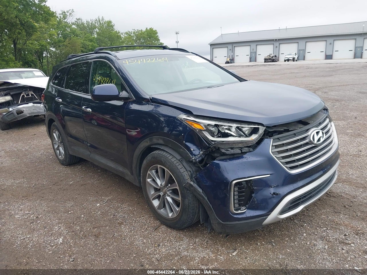 2017 HYUNDAI SANTA FE SE thumbnail 2