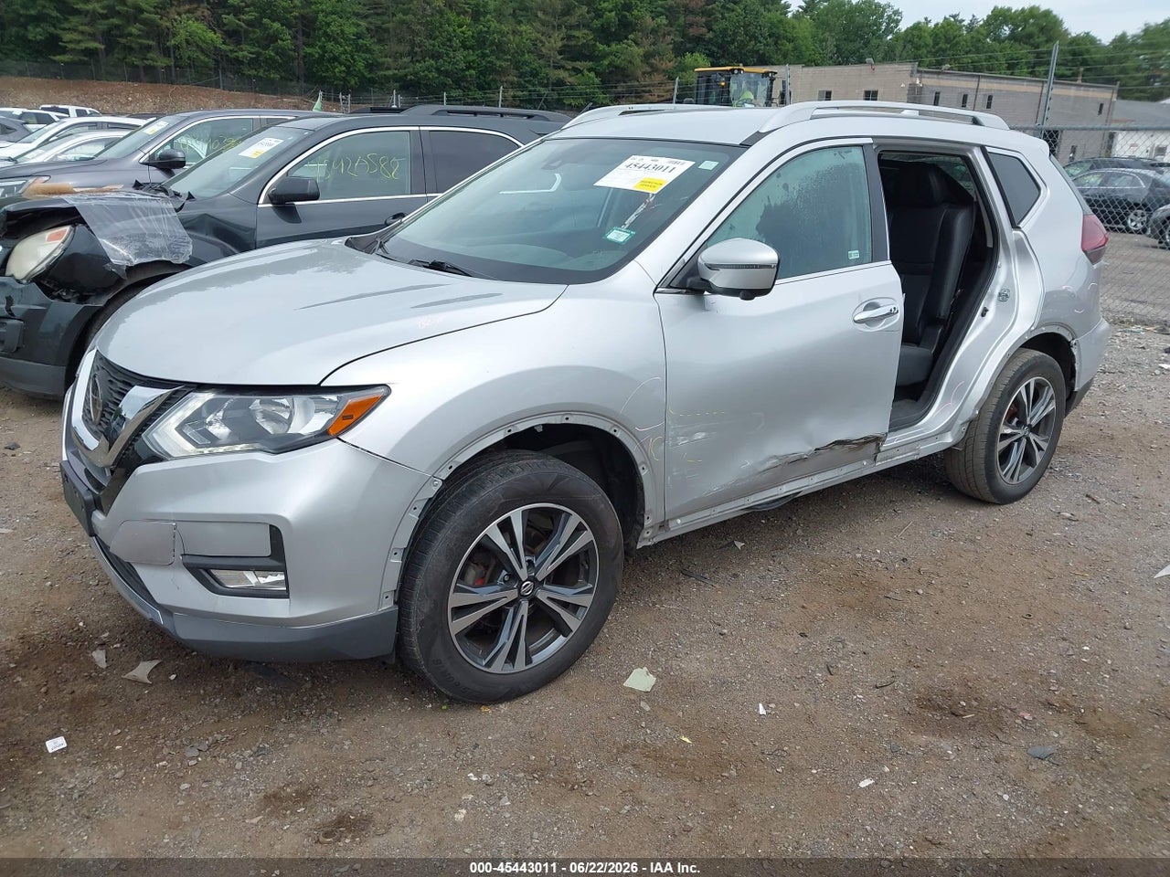2018 NISSAN ROGUE SL thumbnail 3