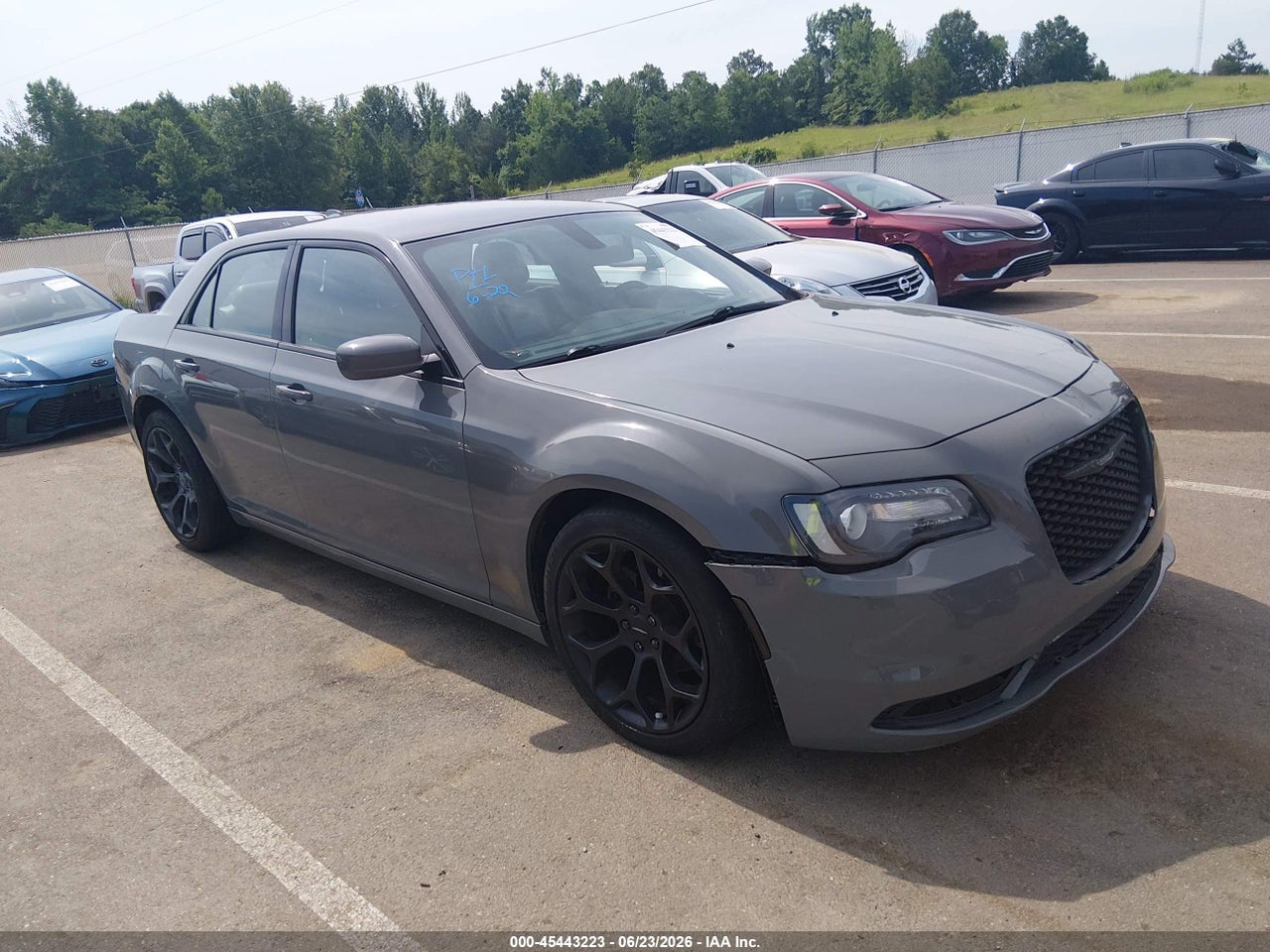2C3CCABG4KH****** · 2019 CHRYSLER 300 300S