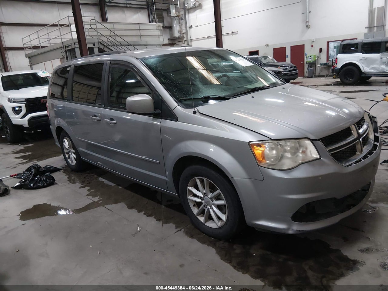 2013 DODGE GRAND CARAVAN SXT thumbnail 2