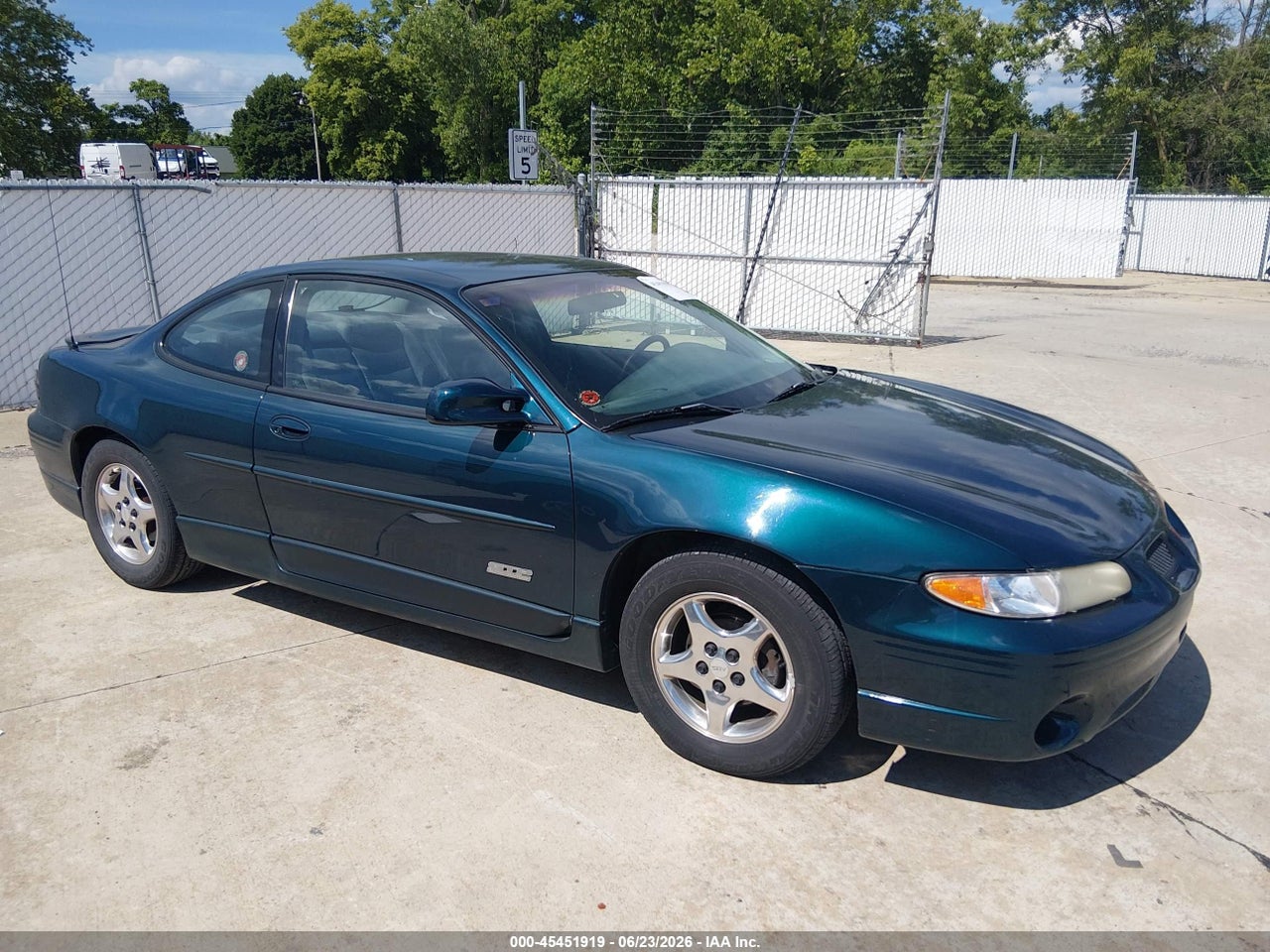 1997 PONTIAC GRAND PRIX GT thumbnail 2