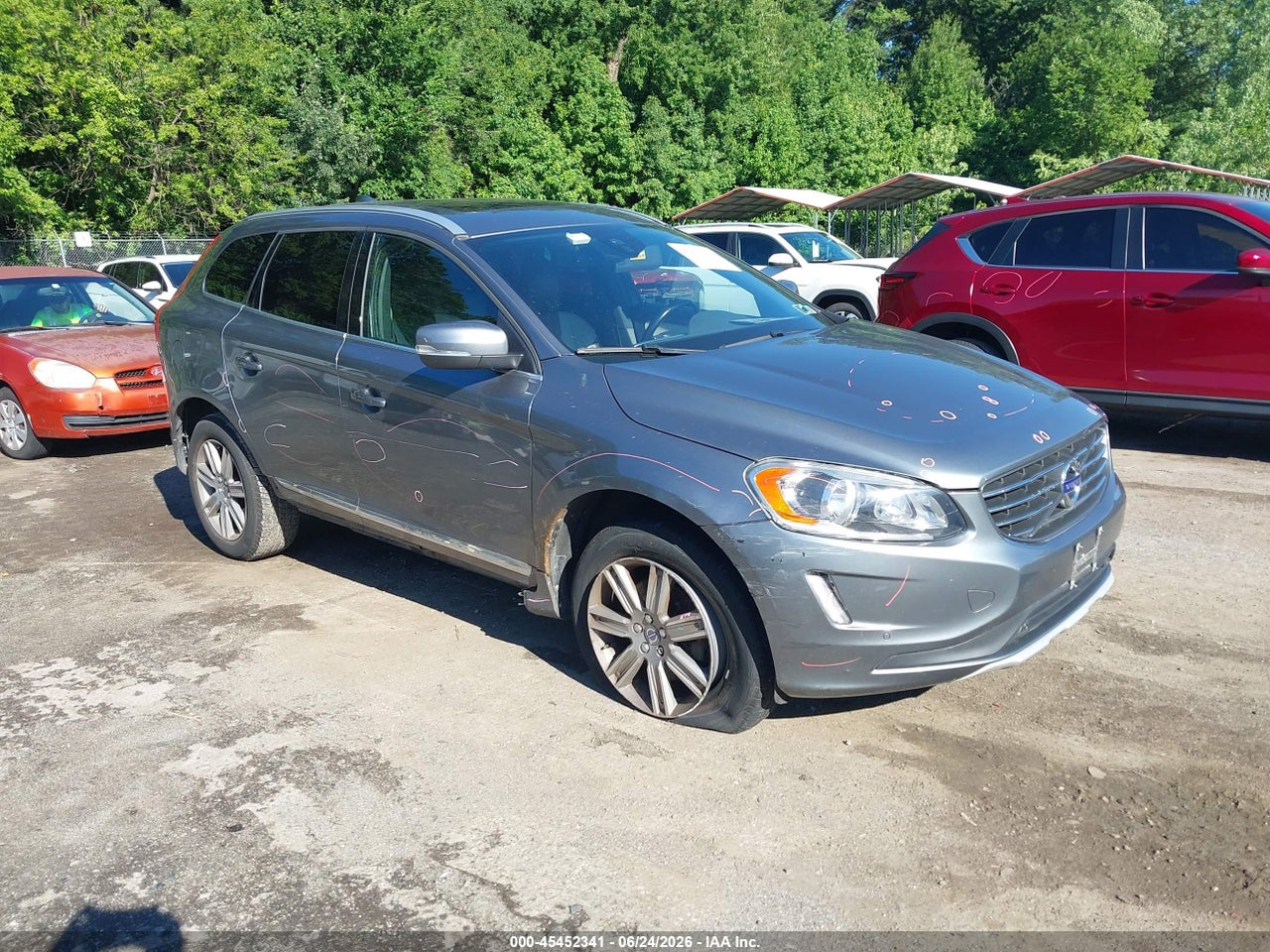 2016 VOLVO XC60 T6 thumbnail 2