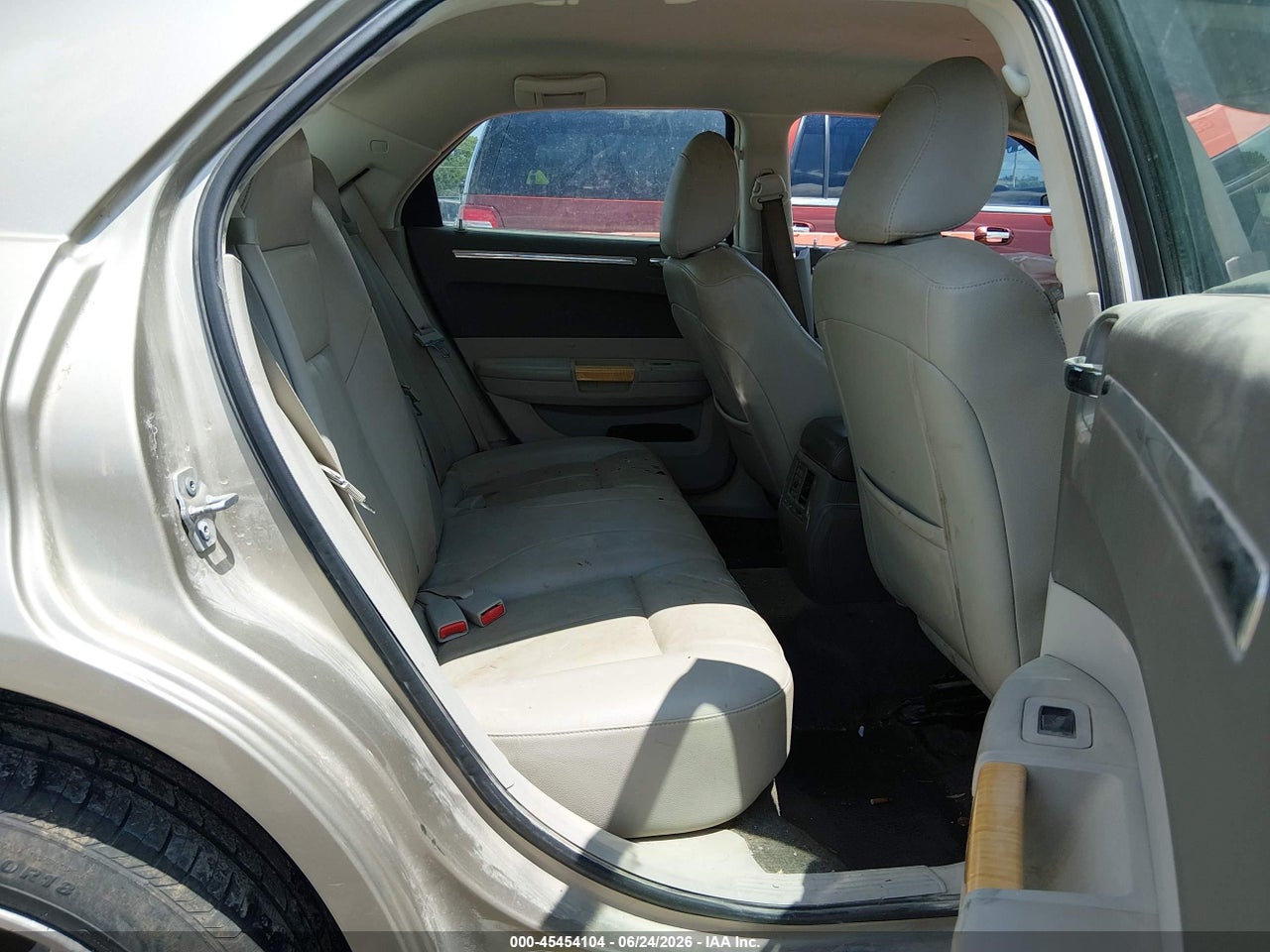 2008 CHRYSLER 300 LIMITED thumbnail 9