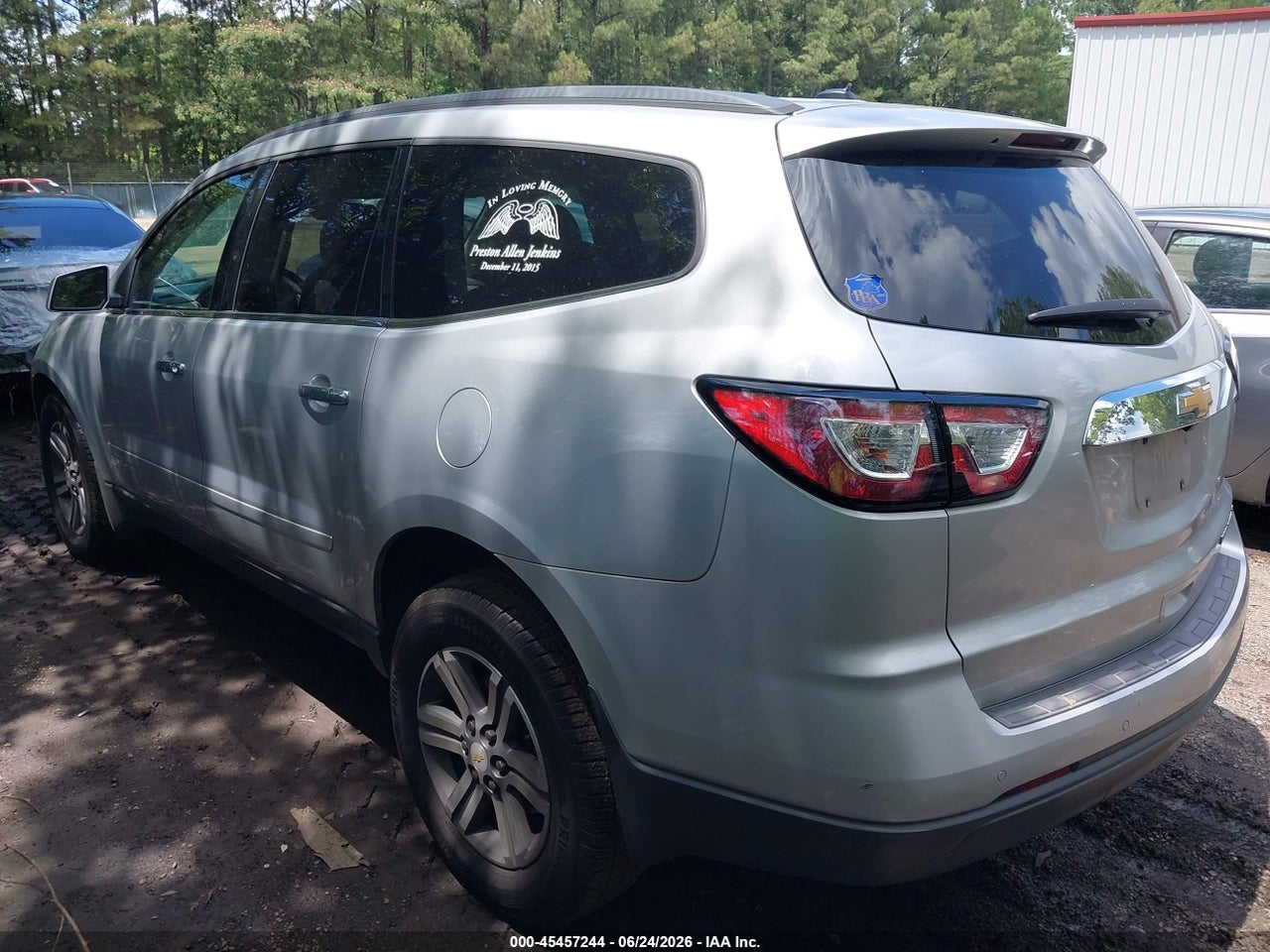 2015 CHEVROLET TRAVERSE LT thumbnail 4