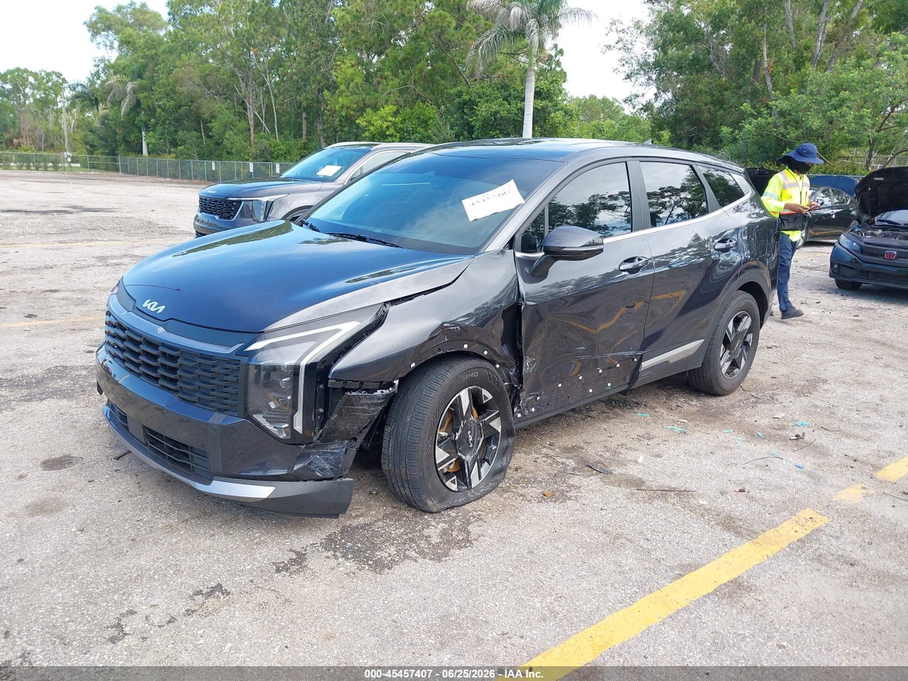 2026 KIA SPORTAGE LX thumbnail 3