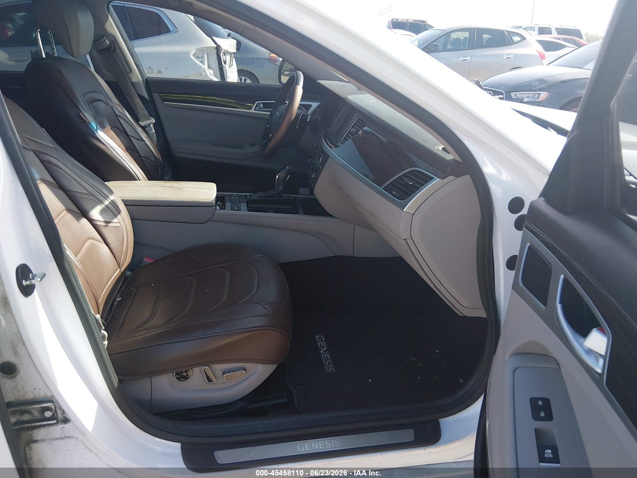 2016 HYUNDAI GENESIS 3.8 · 5/12