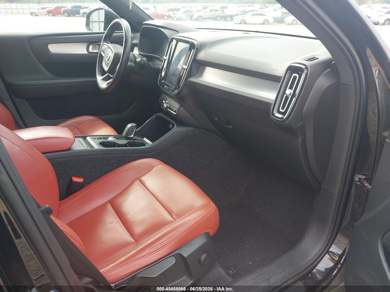 2020 VOLVO XC40 T5 MOMENTUM thumbnail 6