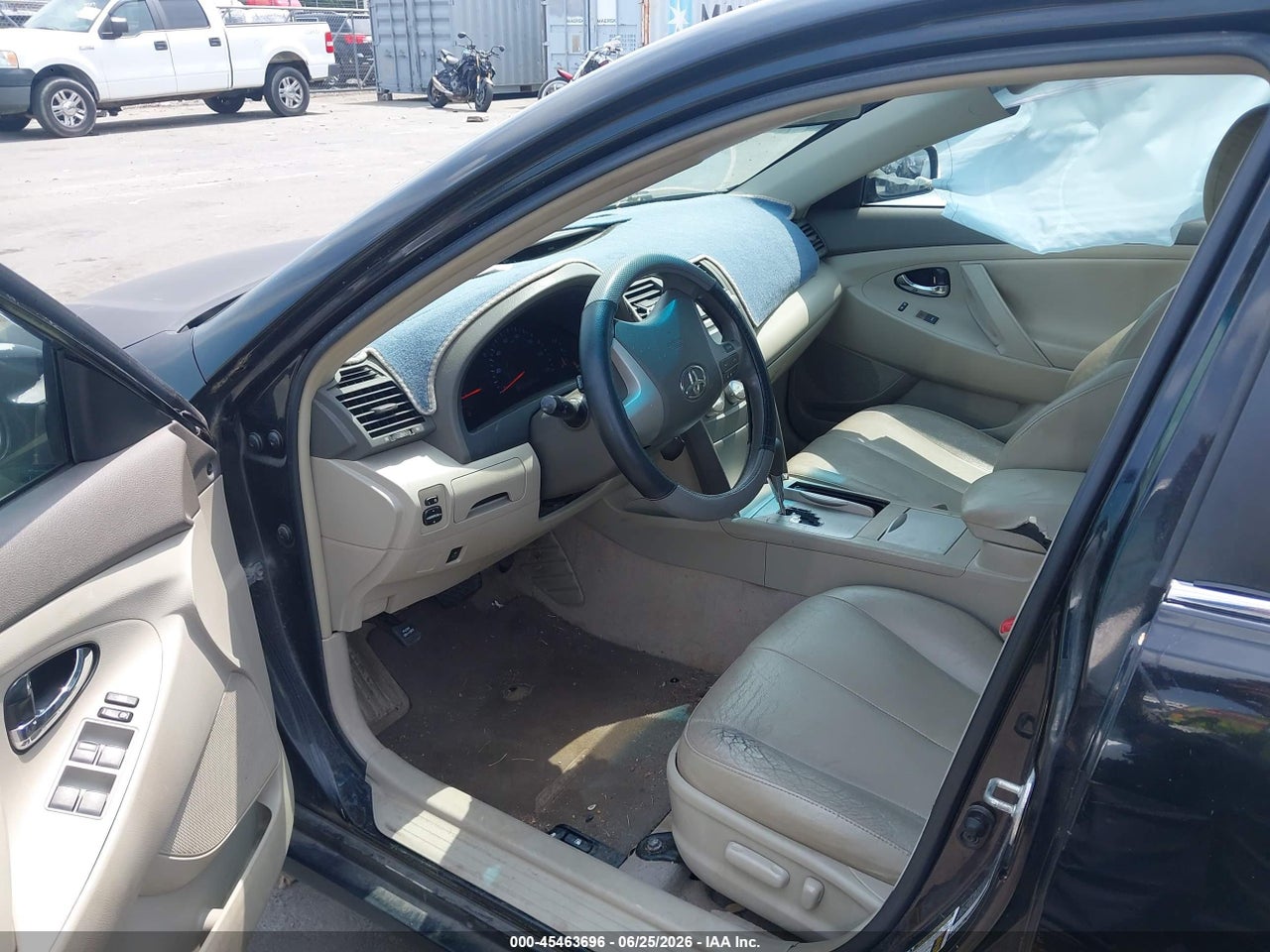 2011 TOYOTA CAMRY LE · 5/12