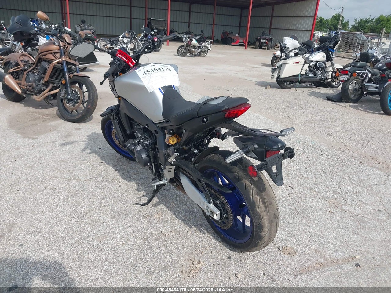 2023 YAMAHA MT09 D thumbnail 4