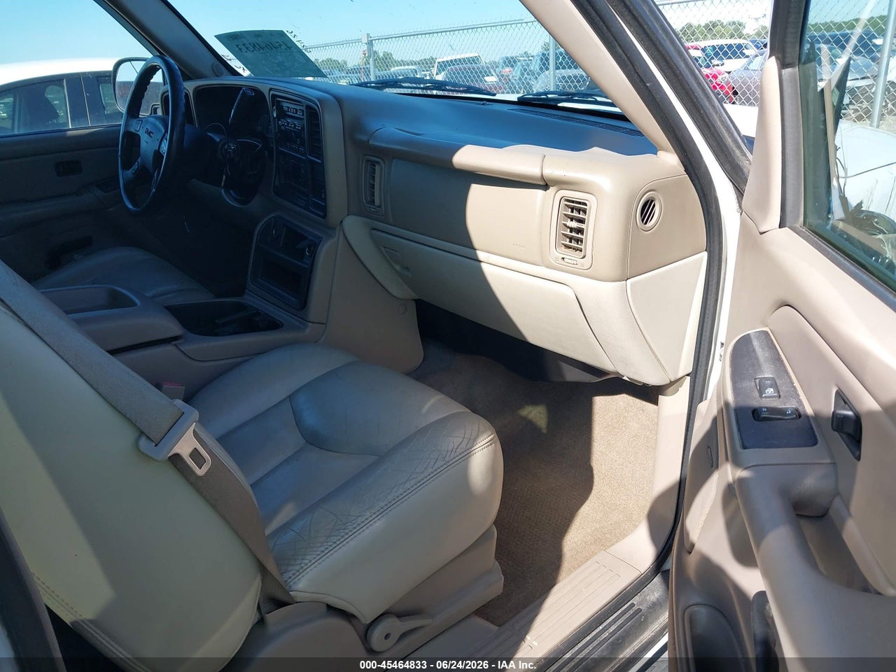 2005 GMC YUKON SLT thumbnail 6