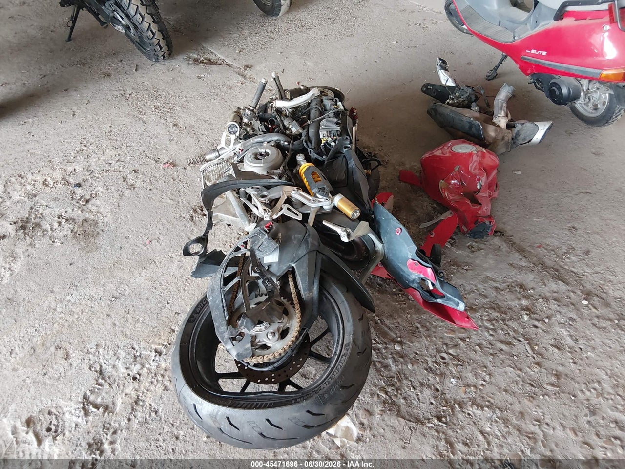 2022 DUCATI PANIGALE V2 · 4/12