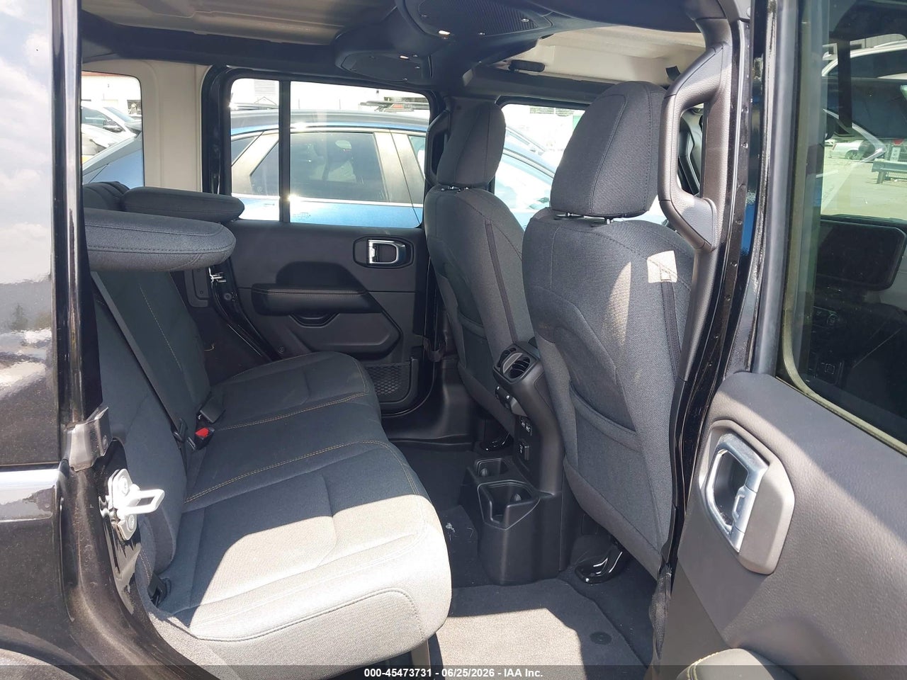 2026 JEEP WRANGLER SAHARA 4X4 thumbnail 9