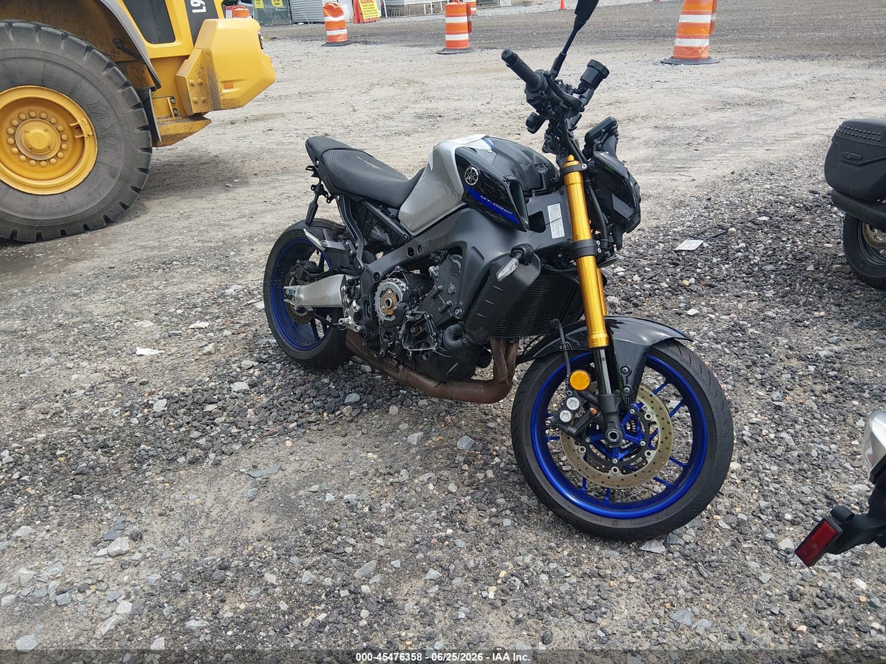 2023 YAMAHA MT09 D thumbnail 2