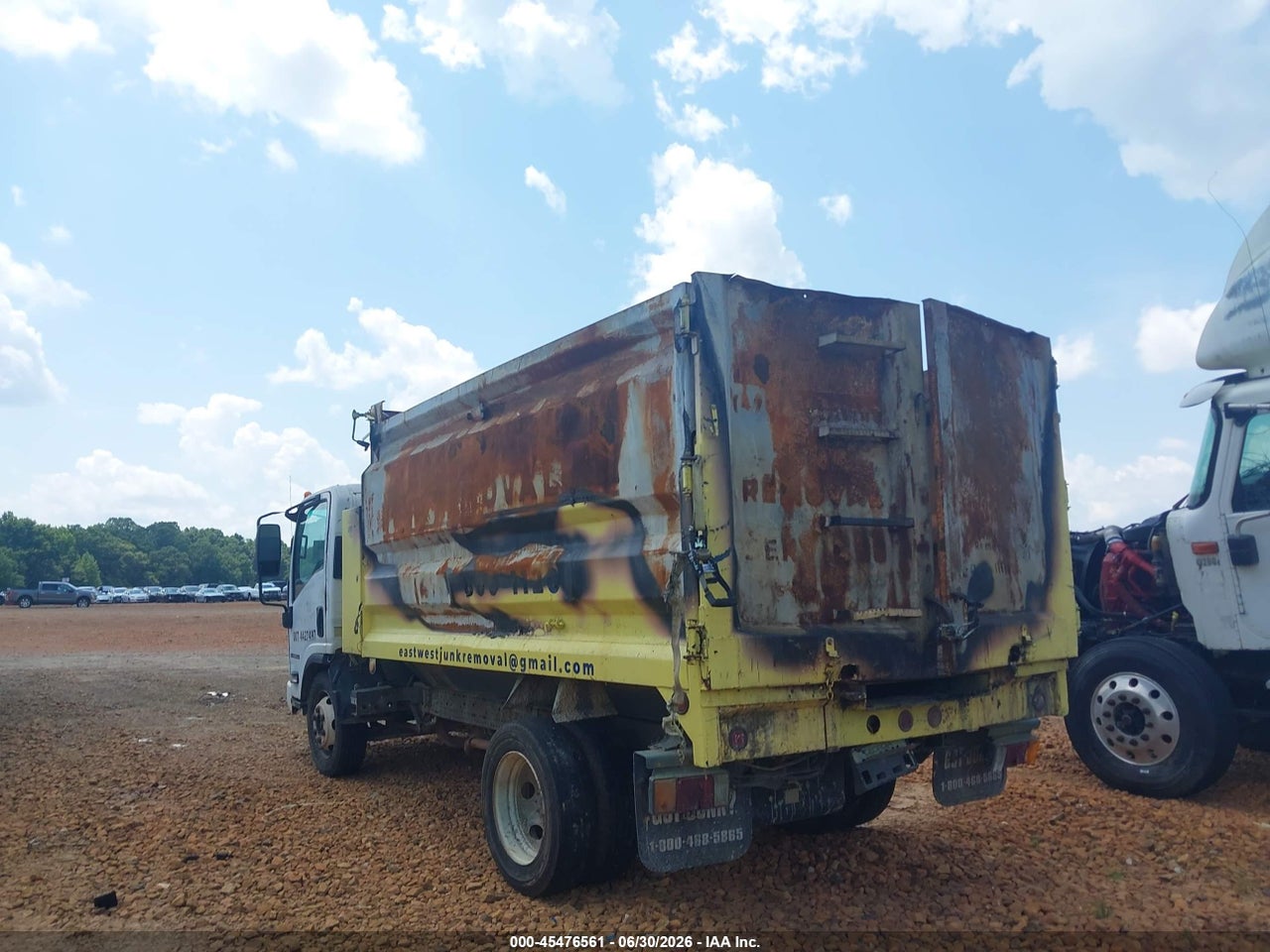 2012 ISUZU NPR GAS REG   thumbnail 4