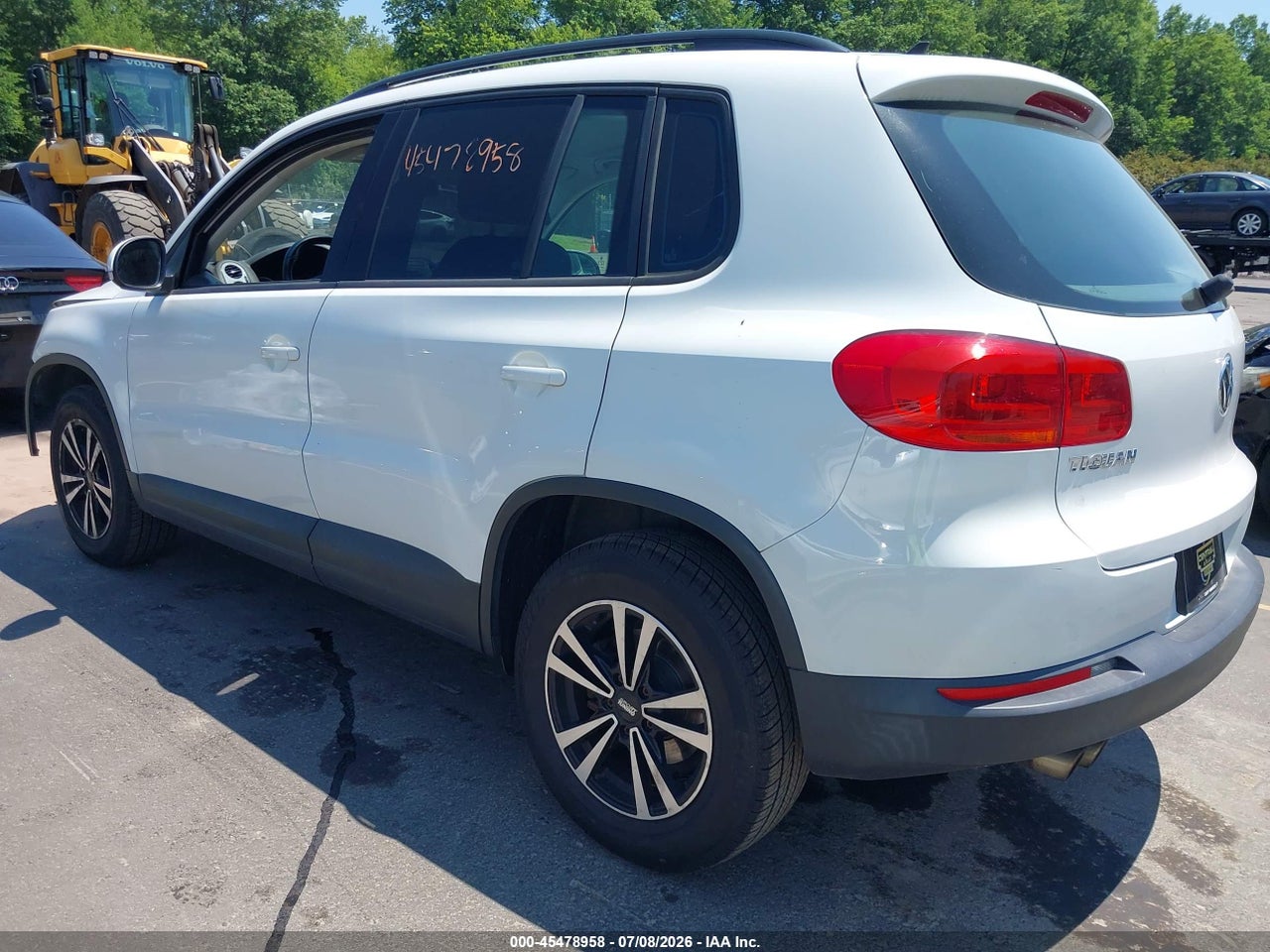 2015 VOLKSWAGEN TIGUAN S thumbnail 4