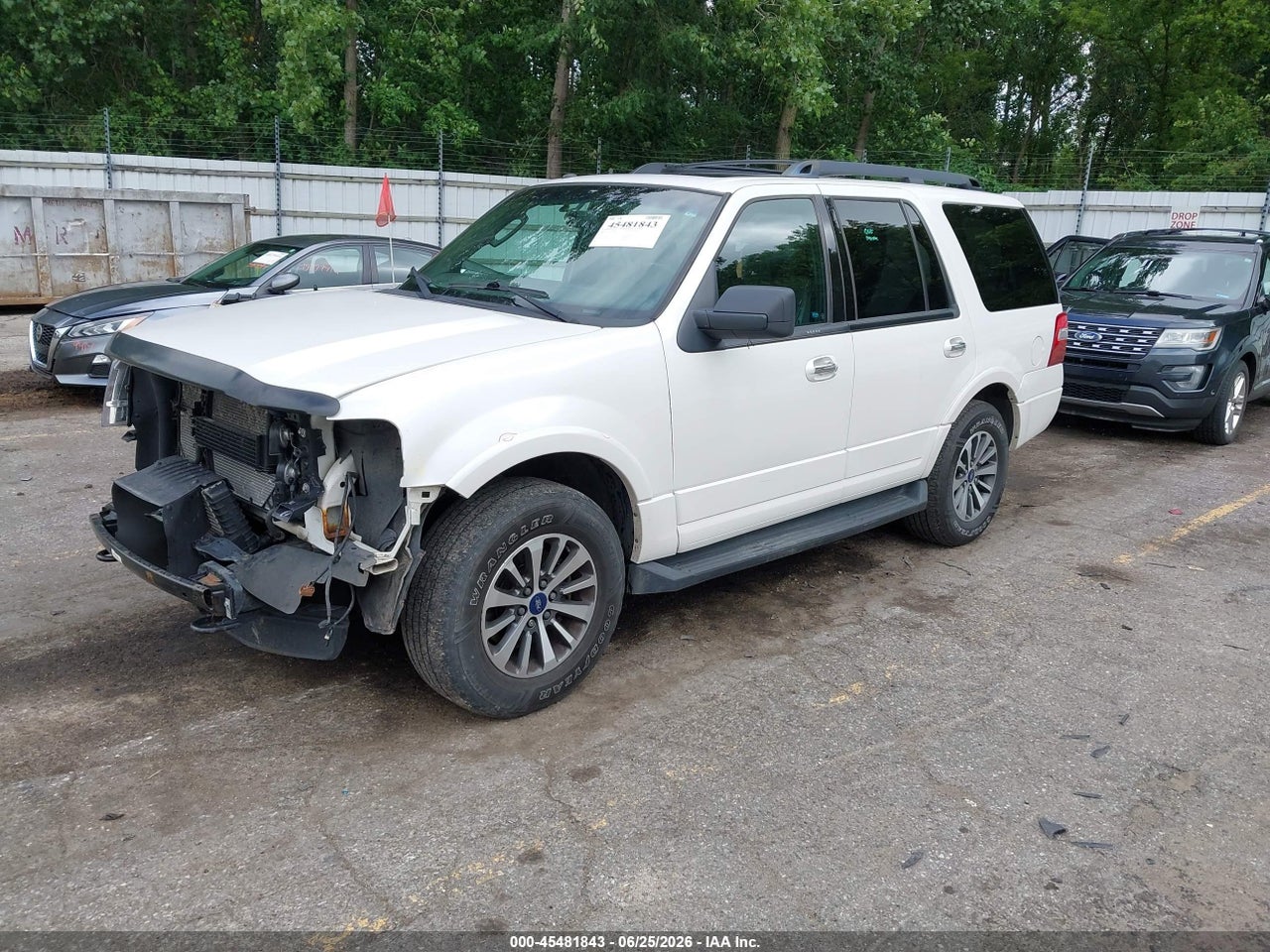 2015 FORD EXPEDITION XLT thumbnail 3
