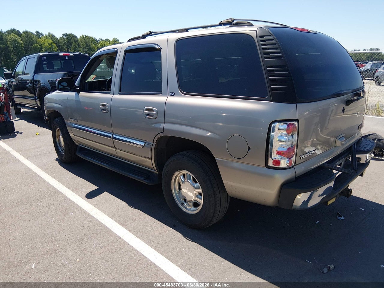 2003 GMC YUKON SLT thumbnail 4