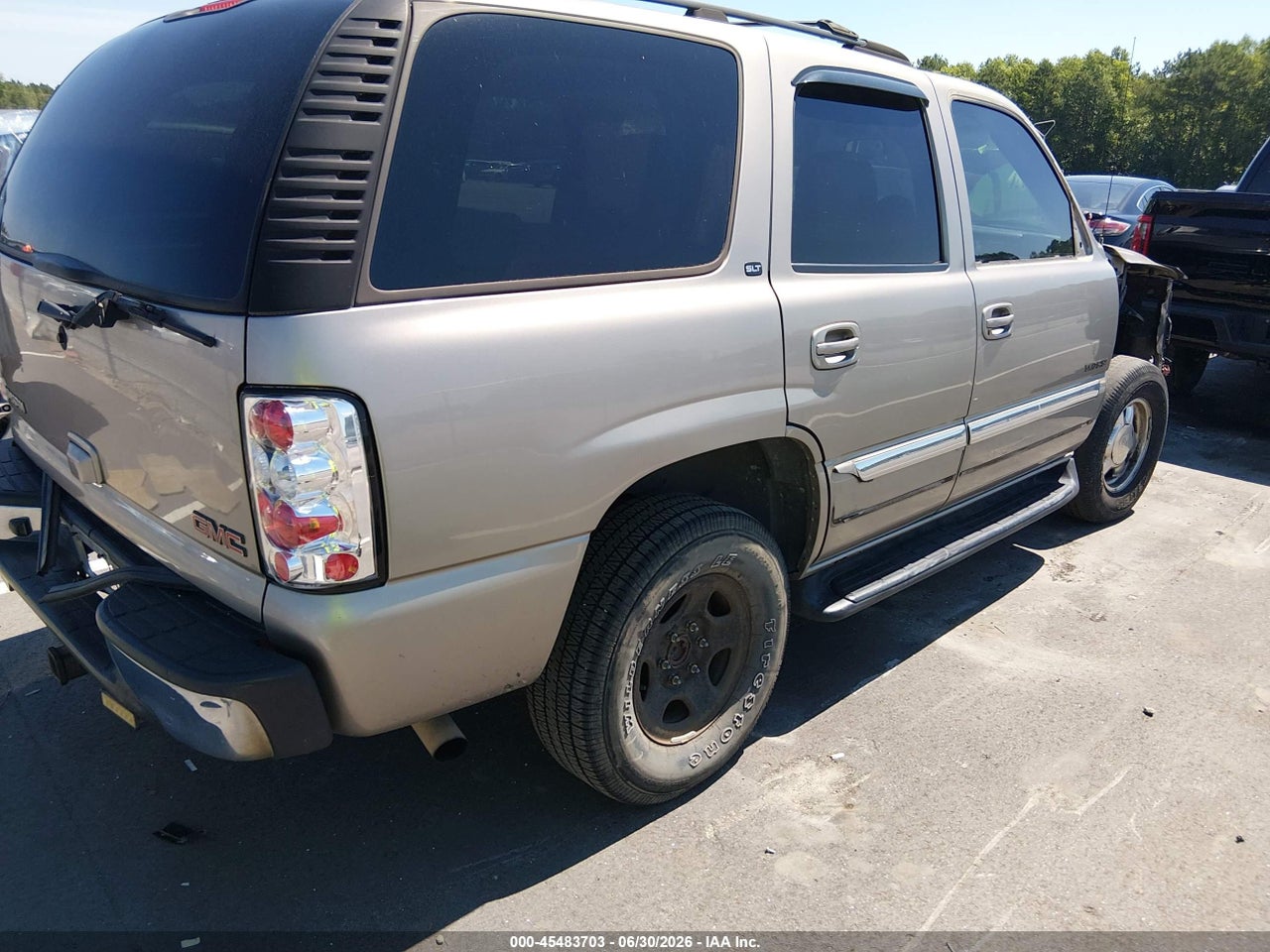 2003 GMC YUKON SLT thumbnail 5