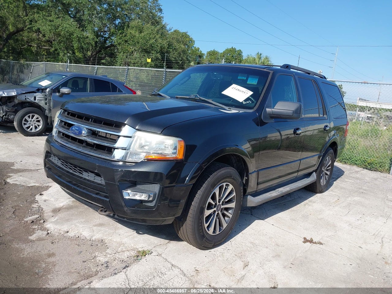 2015 FORD EXPEDITION XLT thumbnail 3