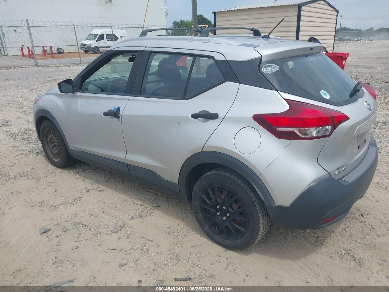 2018 NISSAN KICKS S thumbnail 4