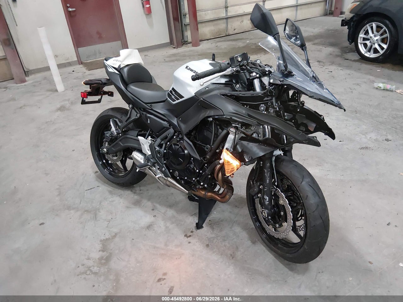 2026 KAWASAKI EX650 P thumbnail 2