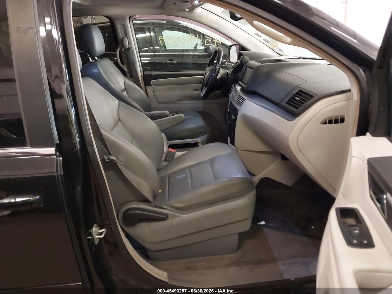 2011 VOLKSWAGEN ROUTAN SEL thumbnail 6