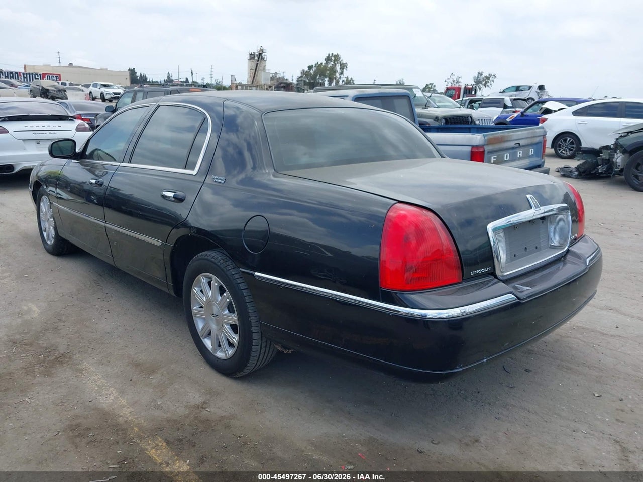 2011 LINCOLN TOWN CAR SIGNATURE LIMITED thumbnail 4