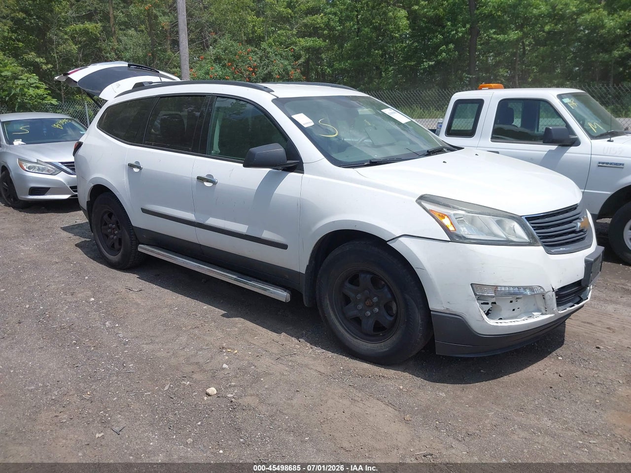 2016 CHEVROLET TRAVERSE LS thumbnail 2