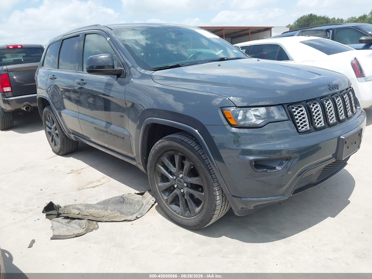 2017 JEEP GRAND CHEROKEE ALTITUDE thumbnail 2
