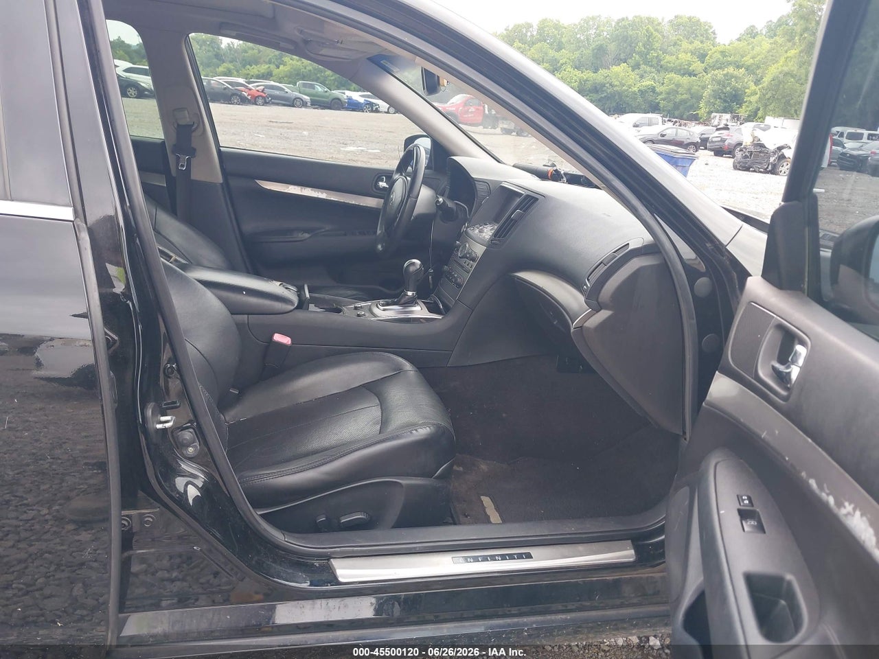 2015 INFINITI Q40   · 5/12