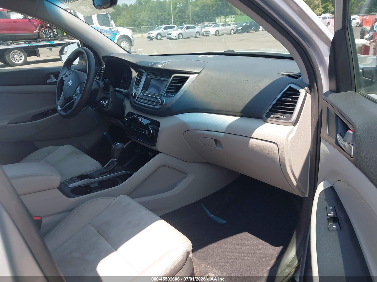2017 HYUNDAI TUCSON SE thumbnail 6