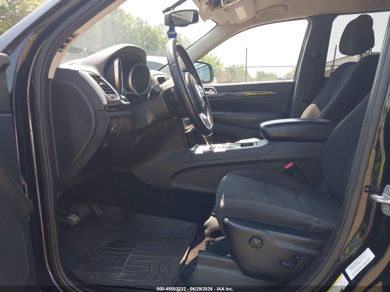 2011 JEEP GRAND CHEROKEE LAREDO · 5/12