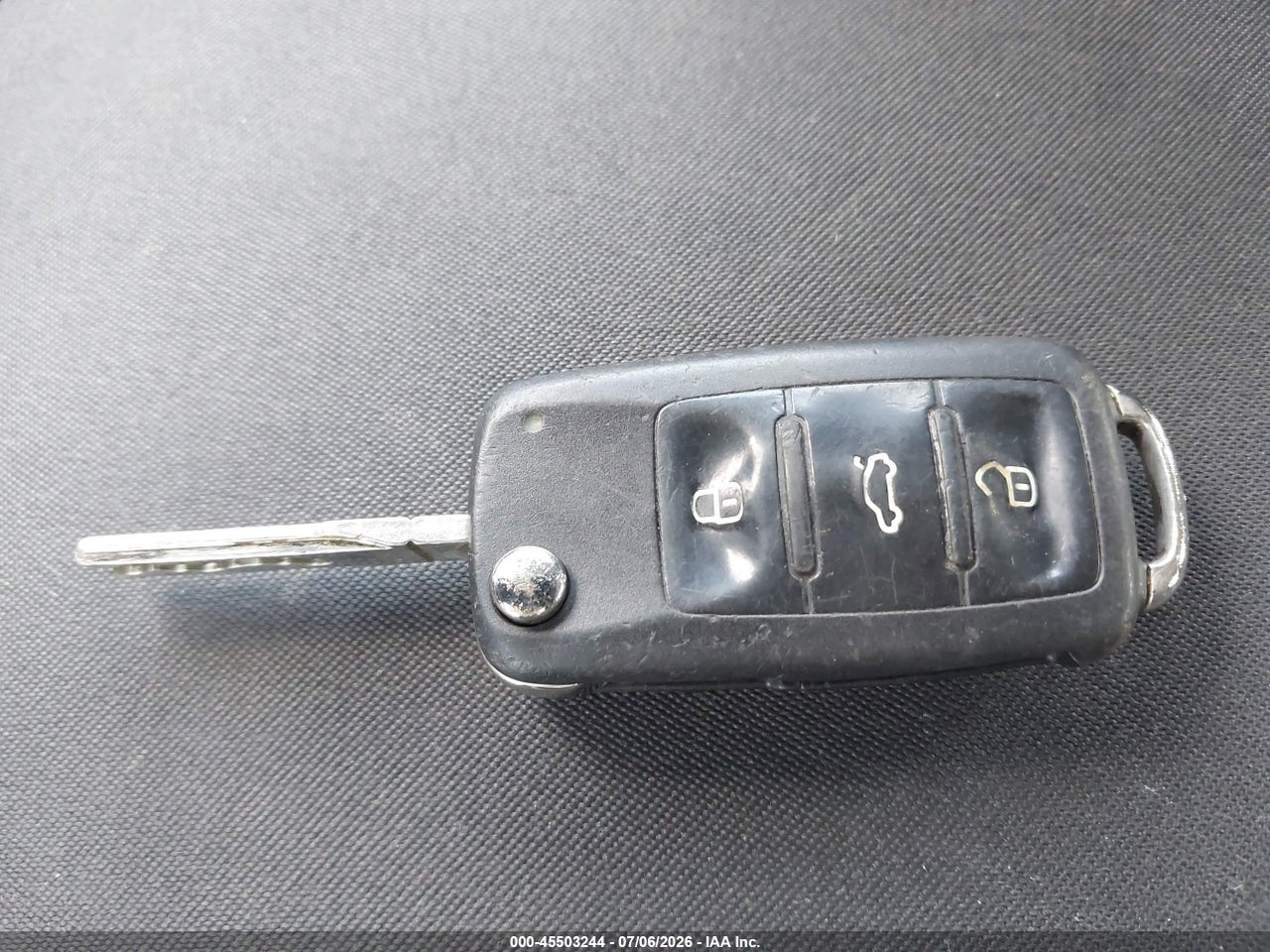 2013 VOLKSWAGEN TIGUAN S thumbnail 12