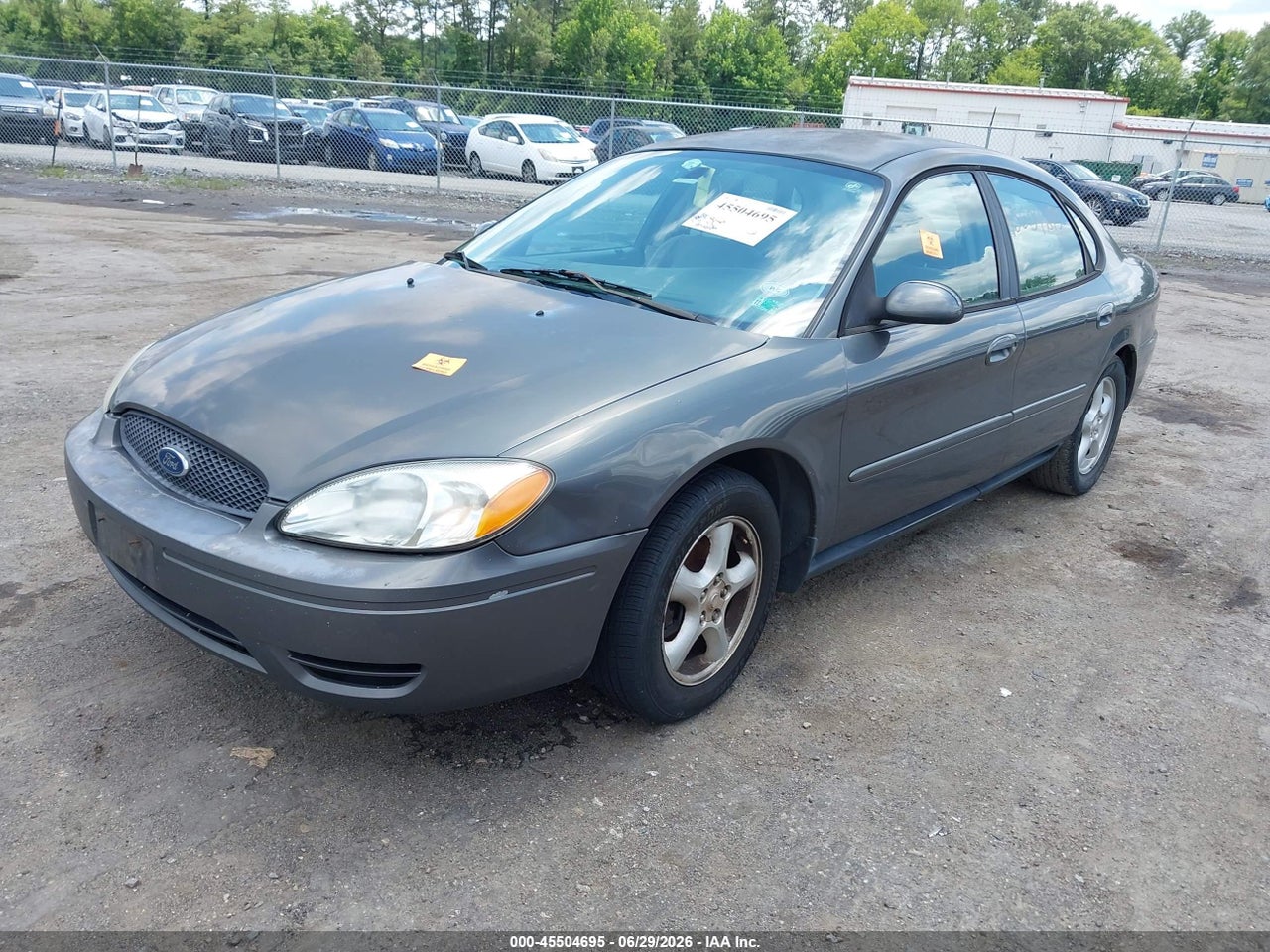 2004 FORD TAURUS SE thumbnail 3