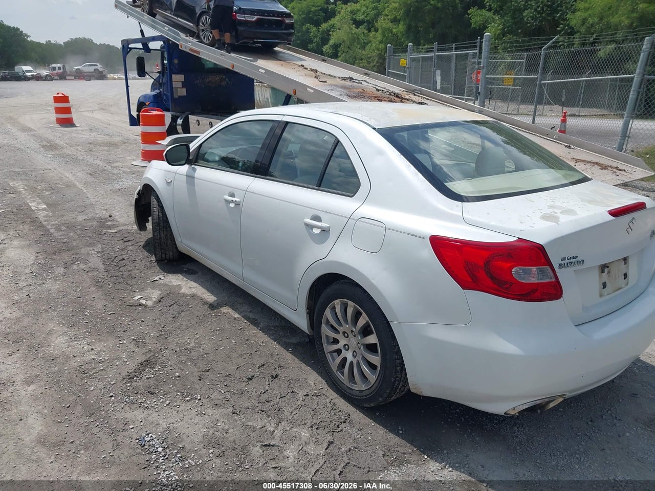 2010 SUZUKI KIZASHI SE thumbnail 4