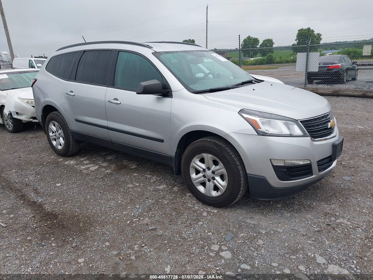 2014 CHEVROLET TRAVERSE LS thumbnail 2