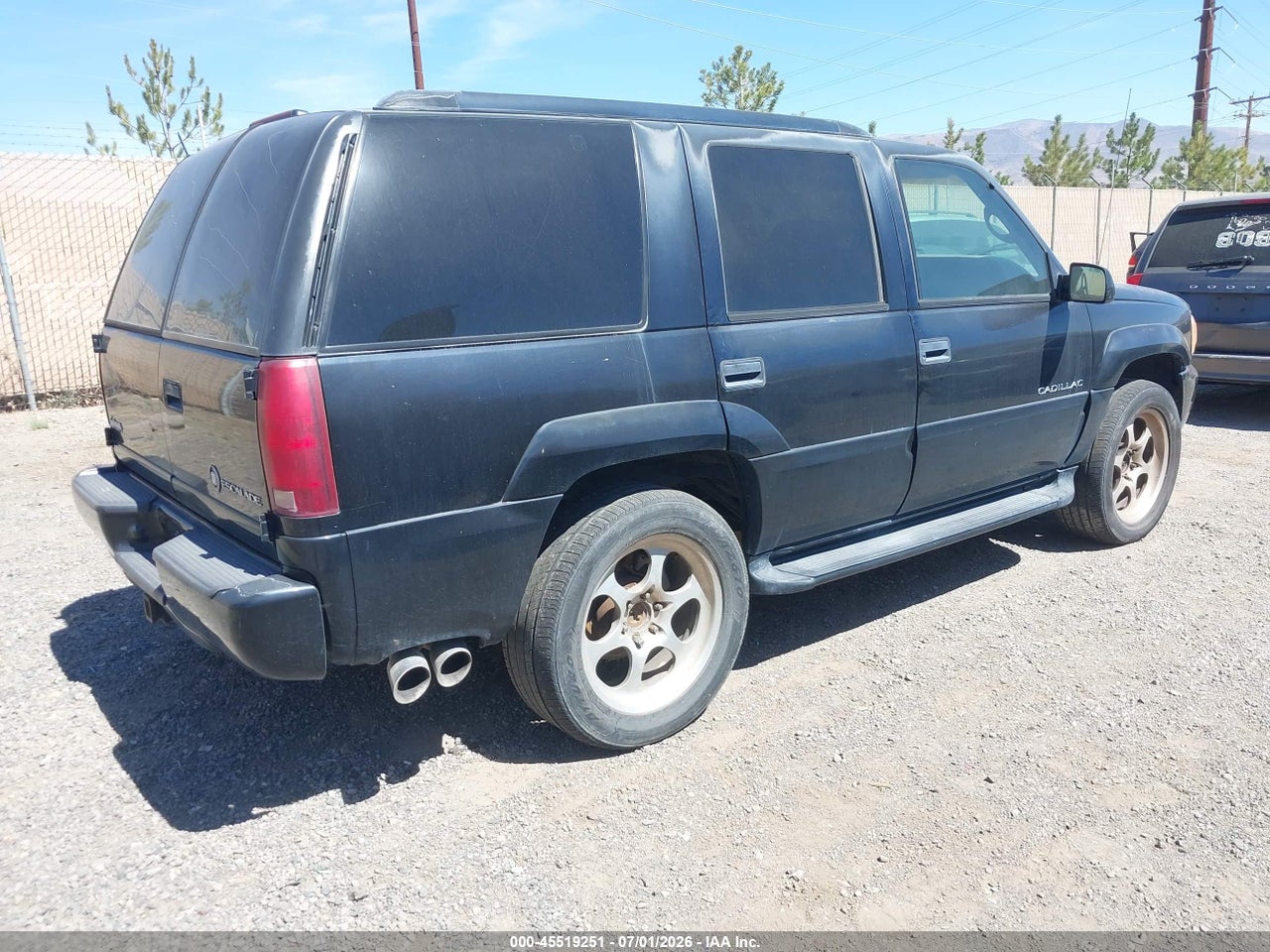 2000 CADILLAC ESCALADE STANDARD · 4/12