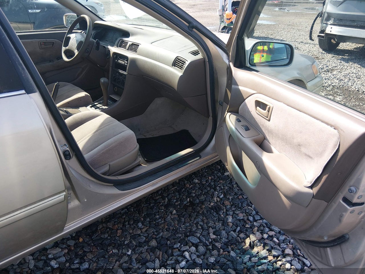 1998 TOYOTA CAMRY LE thumbnail 6
