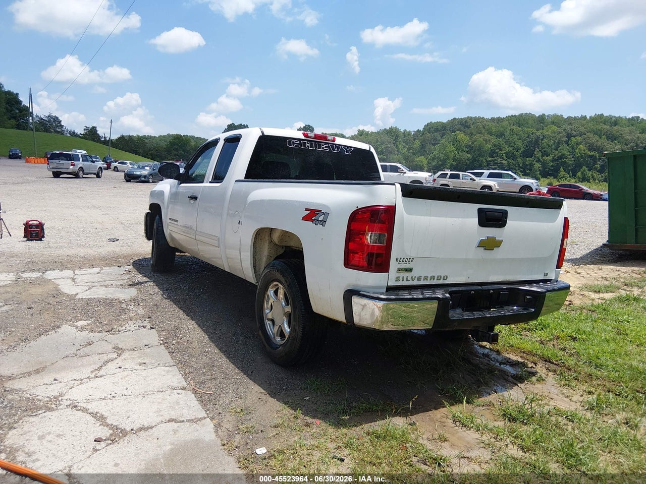 2011 CHEVROLET SILVERADO 1500 LT thumbnail 4