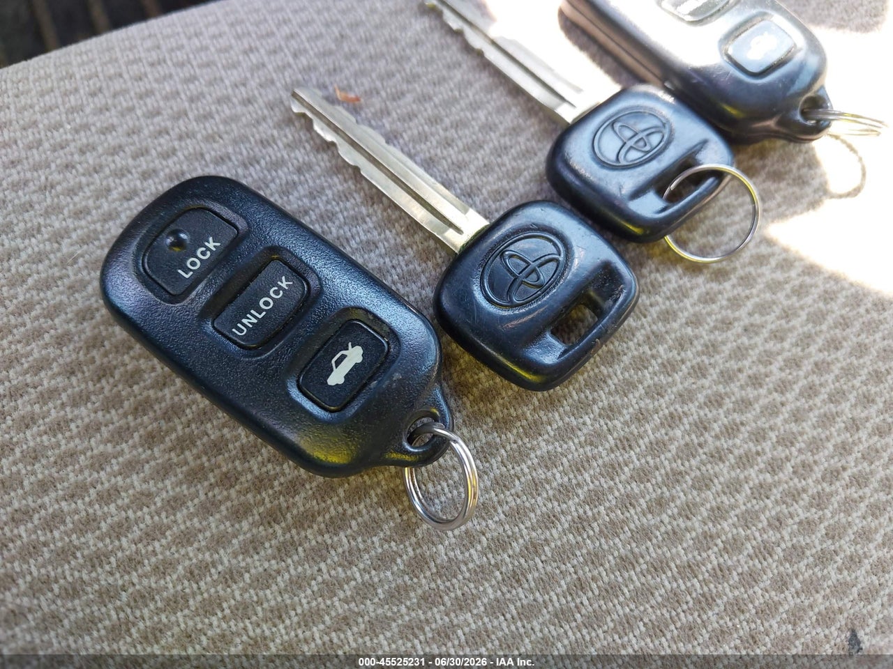 2002 TOYOTA CAMRY SE thumbnail 12