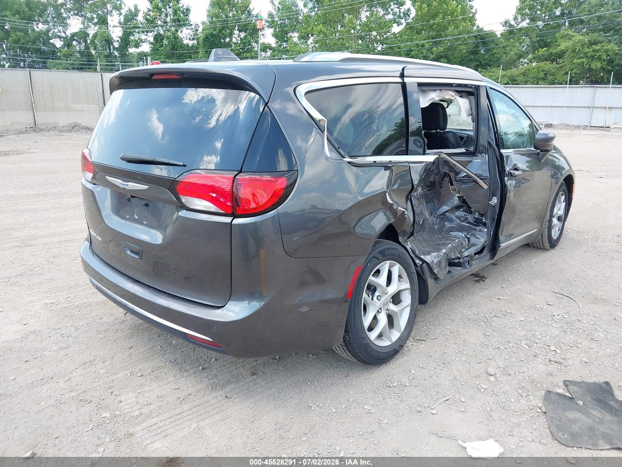 2019 CHRYSLER PACIFICA TOURING L PLUS · 4/12