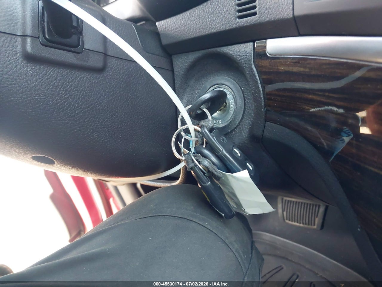 2010 HYUNDAI SANTA FE SE thumbnail 12